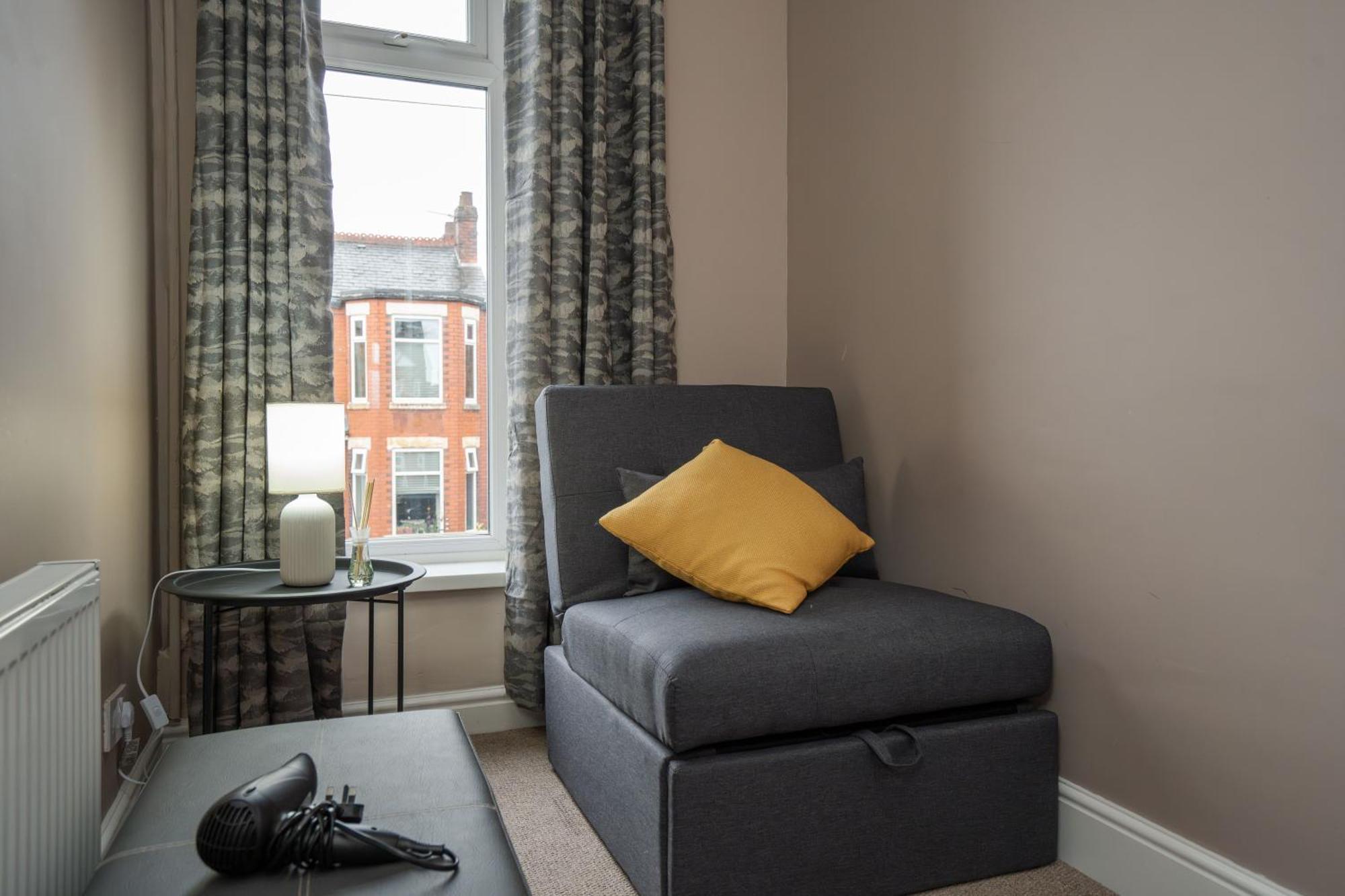 Modern & Spacious - Pool Table - Free Parking - Sleeps 10 Manchester Buitenkant foto